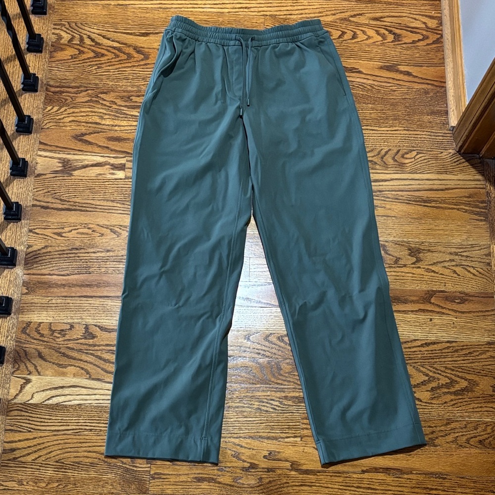 Lululemon Men's Green Pants size medium